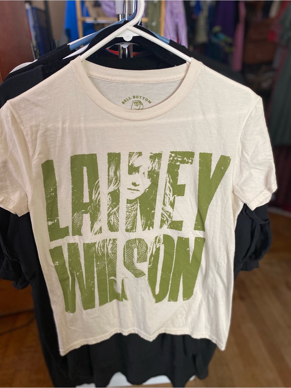 Lainey Wilson Graphic Tee - Cream & Olive Green
